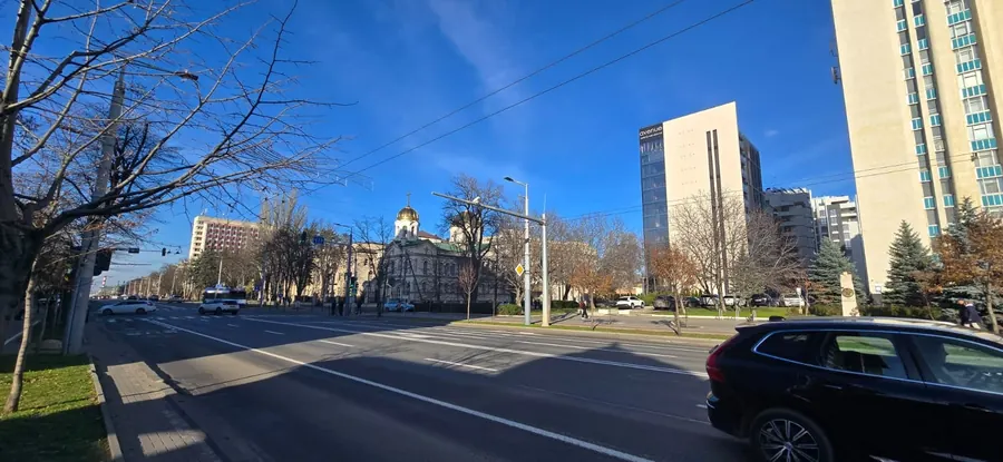 Avenue Hotel and city skyline